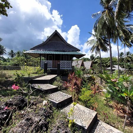 Sunari Beach Resort Selayar Matalalang Exterior foto